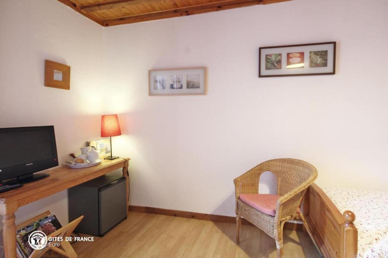 Les Chambres Du Chataignier Lery  Exterior photo